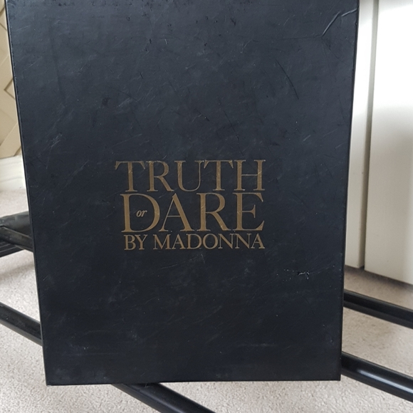 Madonna Truth or Dare platform heals - Picture 8 of 8